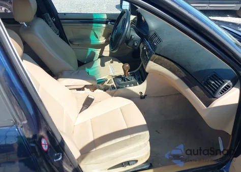 2002 BMW 325I z USA, uszkodzony, nr VIN WBAET37492NG83443